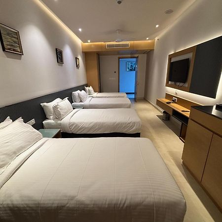 Krishna'S Courtyard Hotel & Convention Urali ภายนอก รูปภาพ