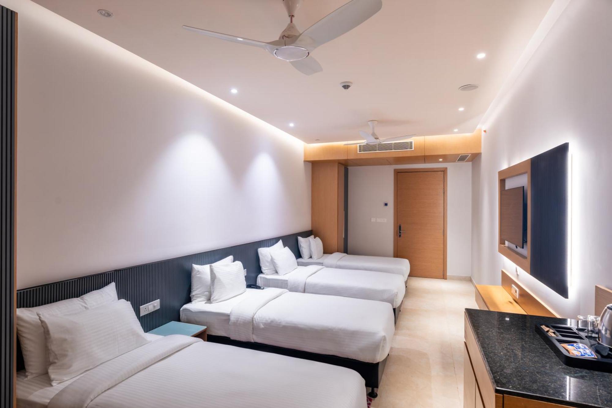 Krishna'S Courtyard Hotel & Convention Urali ภายนอก รูปภาพ