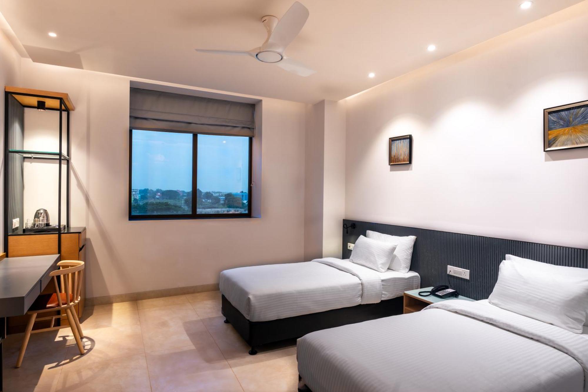 Krishna'S Courtyard Hotel & Convention Urali ภายนอก รูปภาพ